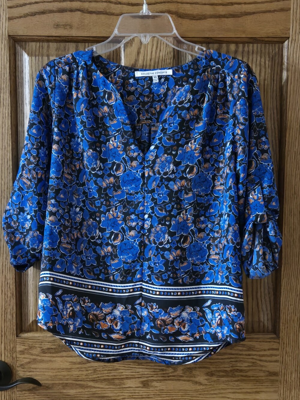 Collective Concepts Royal Blue Floral 3/4 Sleeve V-Neck Blouse